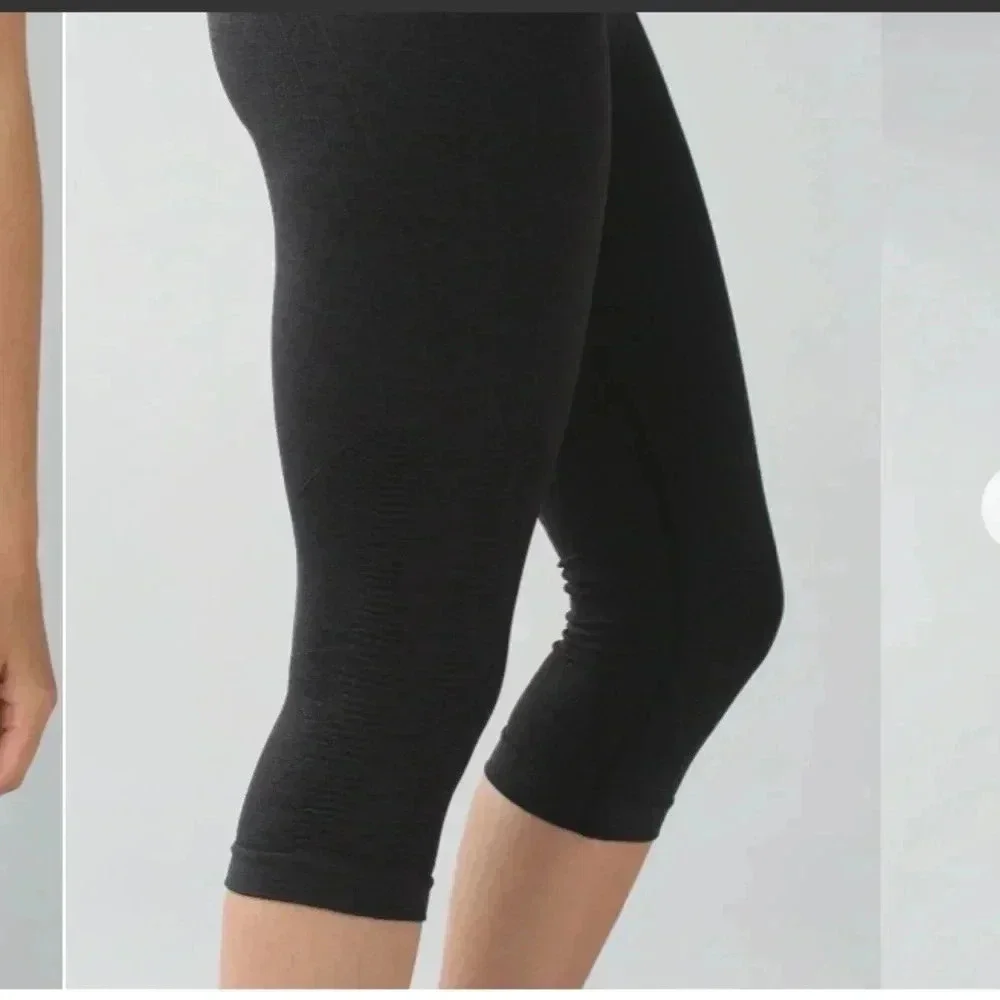 Lululemon in the flow crop 11